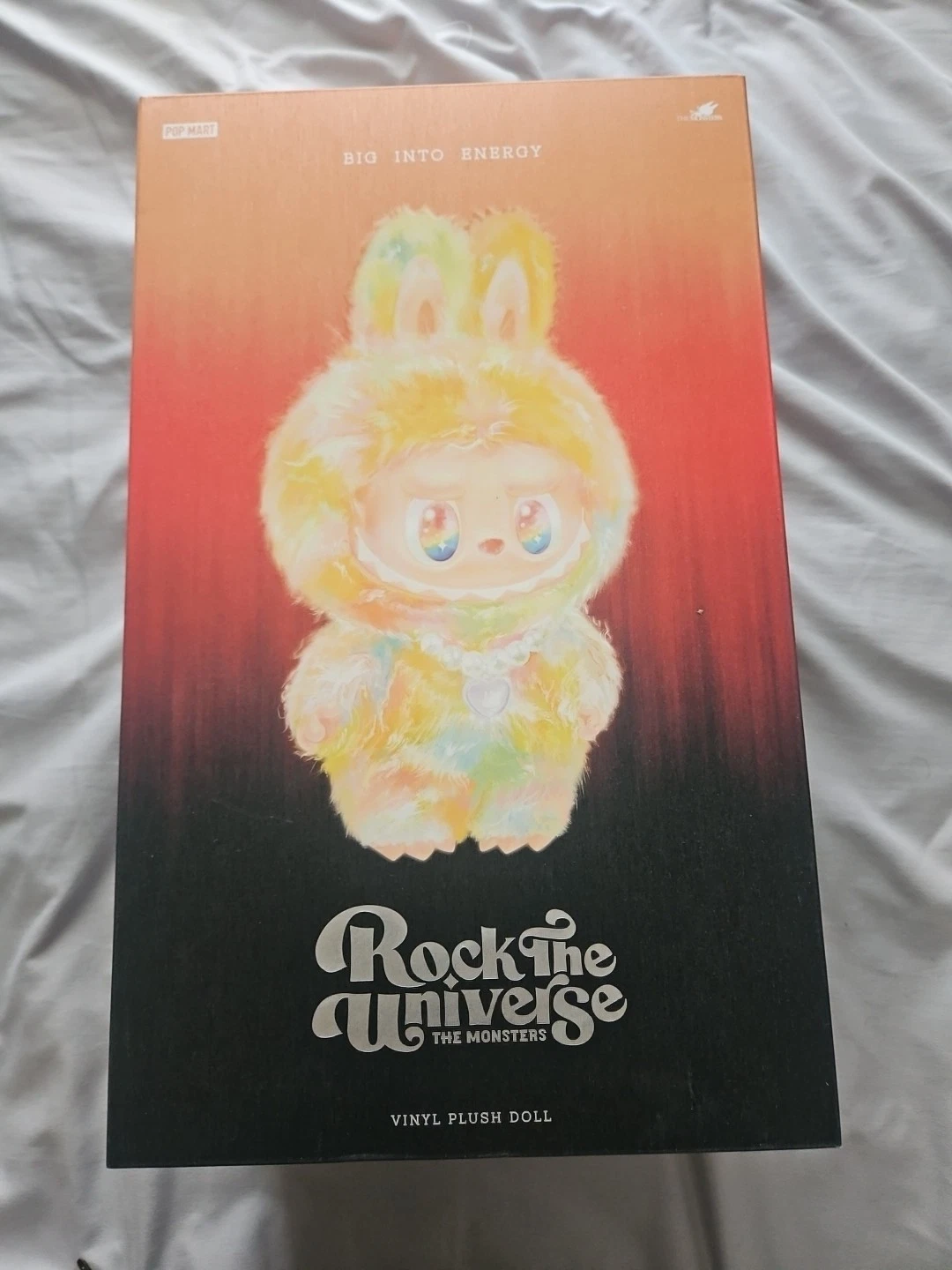 THE MONSTERS Big into Energy Series-ROCK THE UNIVERSE Vinyl Plush Doll LABUBU